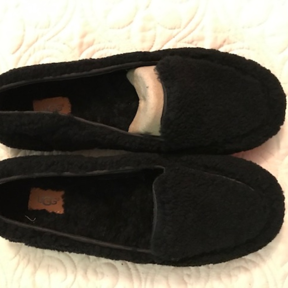 Best Uggs Ever! Black Slip on Uggs - Size 7